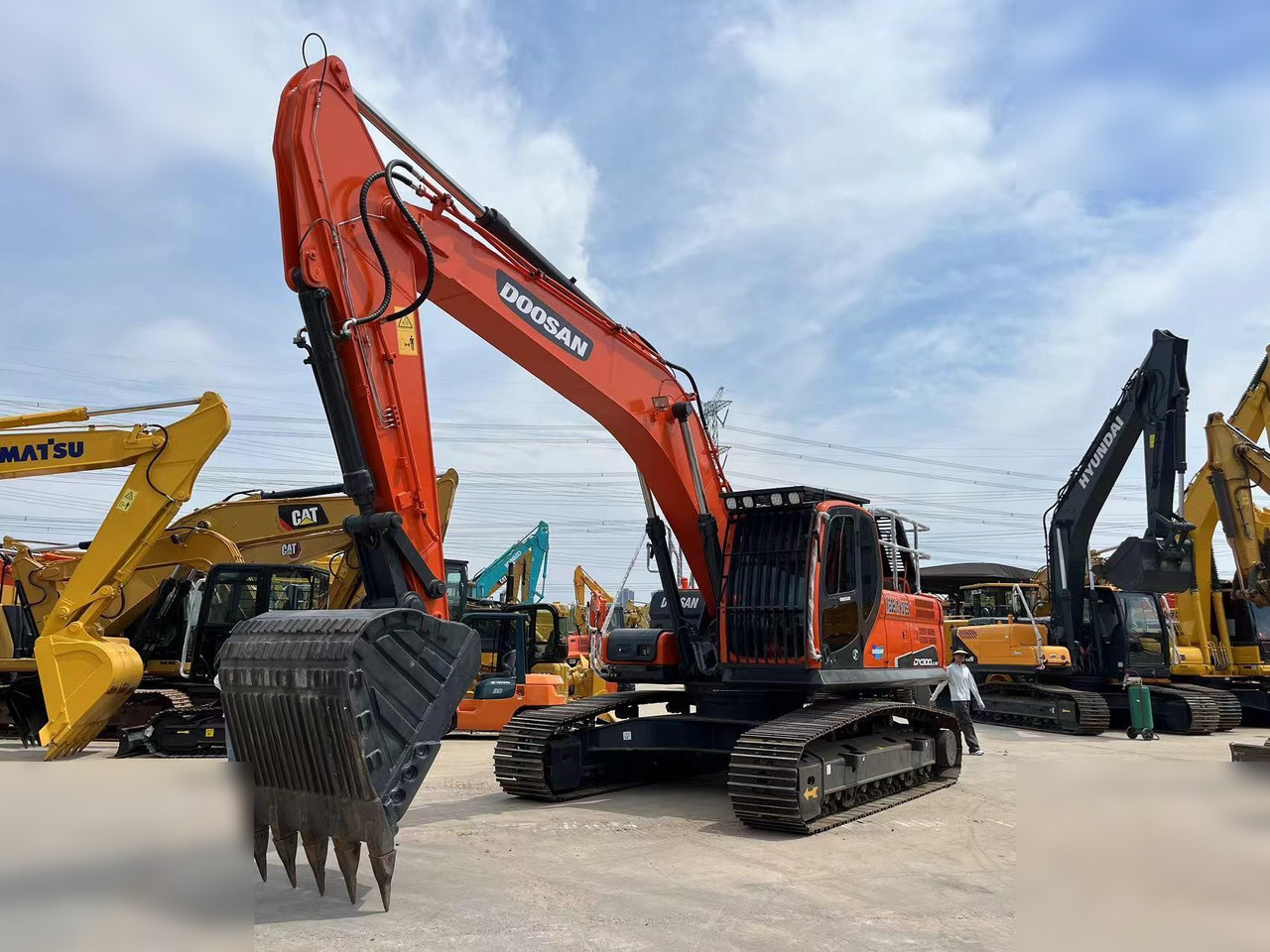 DOOSAN DX300 LC-9C - Pelle sur chenille: photos 3 DOOSAN DX300 LC-9C - Pelle sur chenille: photos 3