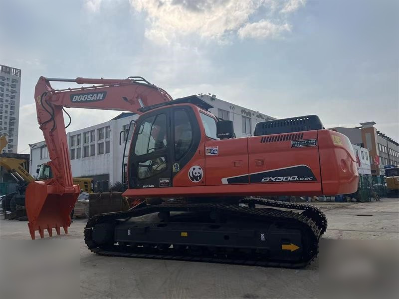 DOOSAN DX300 LC-9C - Pelle sur chenille: photos 2 DOOSAN DX300 LC-9C - Pelle sur chenille: photos 2