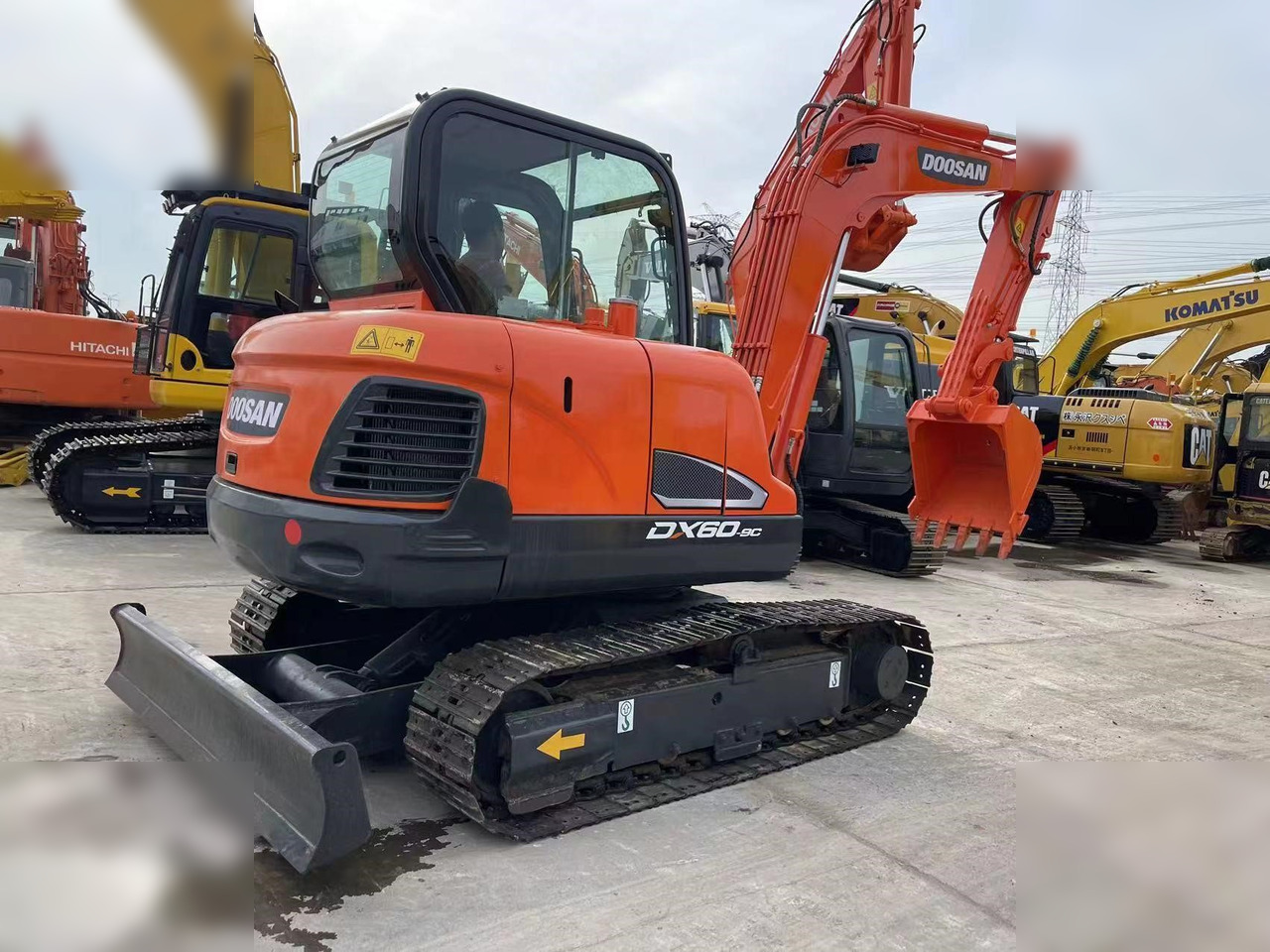DOOSAN DX60-9C - Pelle sur chenille: photos 4 DOOSAN DX60-9C - Pelle sur chenille: photos 4