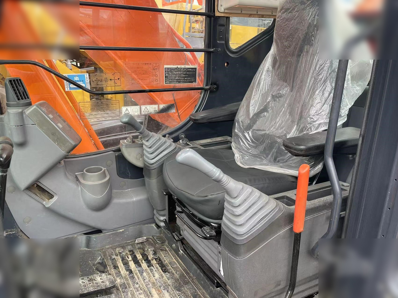 Pelle sur chenille HITACHI ZX200: photos 7