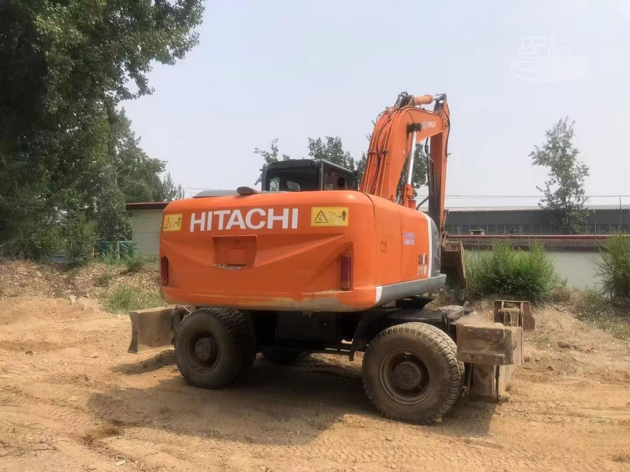 HITACHI ZX210W - Pelle sur pneus: photos 5 HITACHI ZX210W - Pelle sur pneus: photos 5