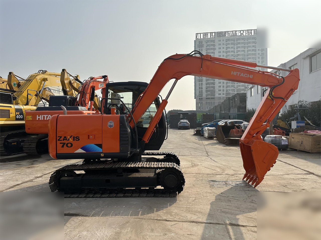 HITACHI ZX70 - Pelle sur chenille: photos 2 HITACHI ZX70 - Pelle sur chenille: photos 2