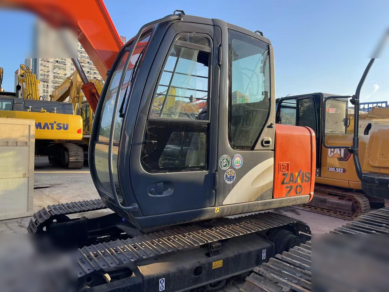 HITACHI ZX70 - Pelle sur chenille: photos 3 HITACHI ZX70 - Pelle sur chenille: photos 3