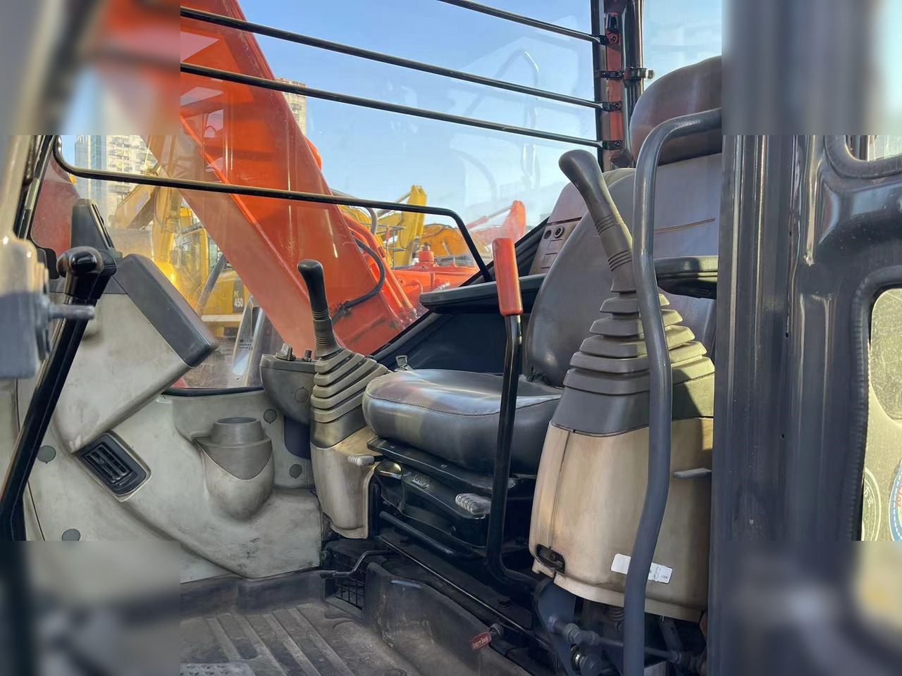 HITACHI ZX70 - Pelle sur chenille: photos 4 HITACHI ZX70 - Pelle sur chenille: photos 4