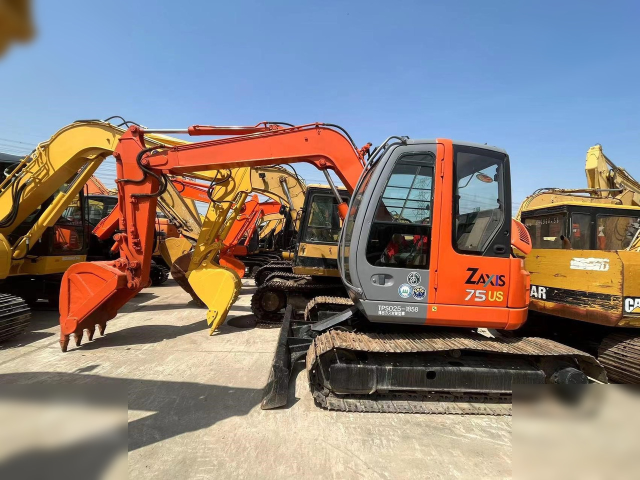 HITACHI ZX75US - Pelle sur chenille: photos 1 HITACHI ZX75US - Pelle sur chenille: photos 1