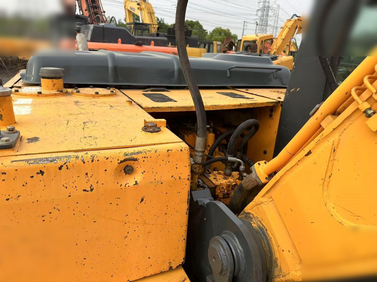 HYUNDAI ROBEX 210 LC-7 - Pelle sur chenille: photos 3 HYUNDAI ROBEX 210 LC-7 - Pelle sur chenille: photos 3