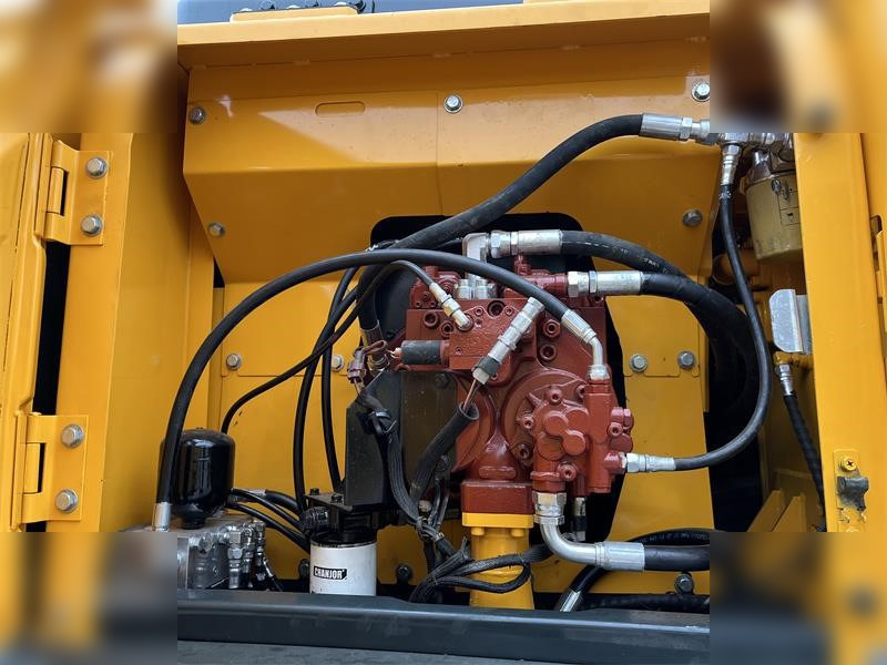 Pelle sur pneus HYUNDAI ROBEX 210W-9: photos 8 Pelle sur pneus HYUNDAI ROBEX 210W-9: photos 8