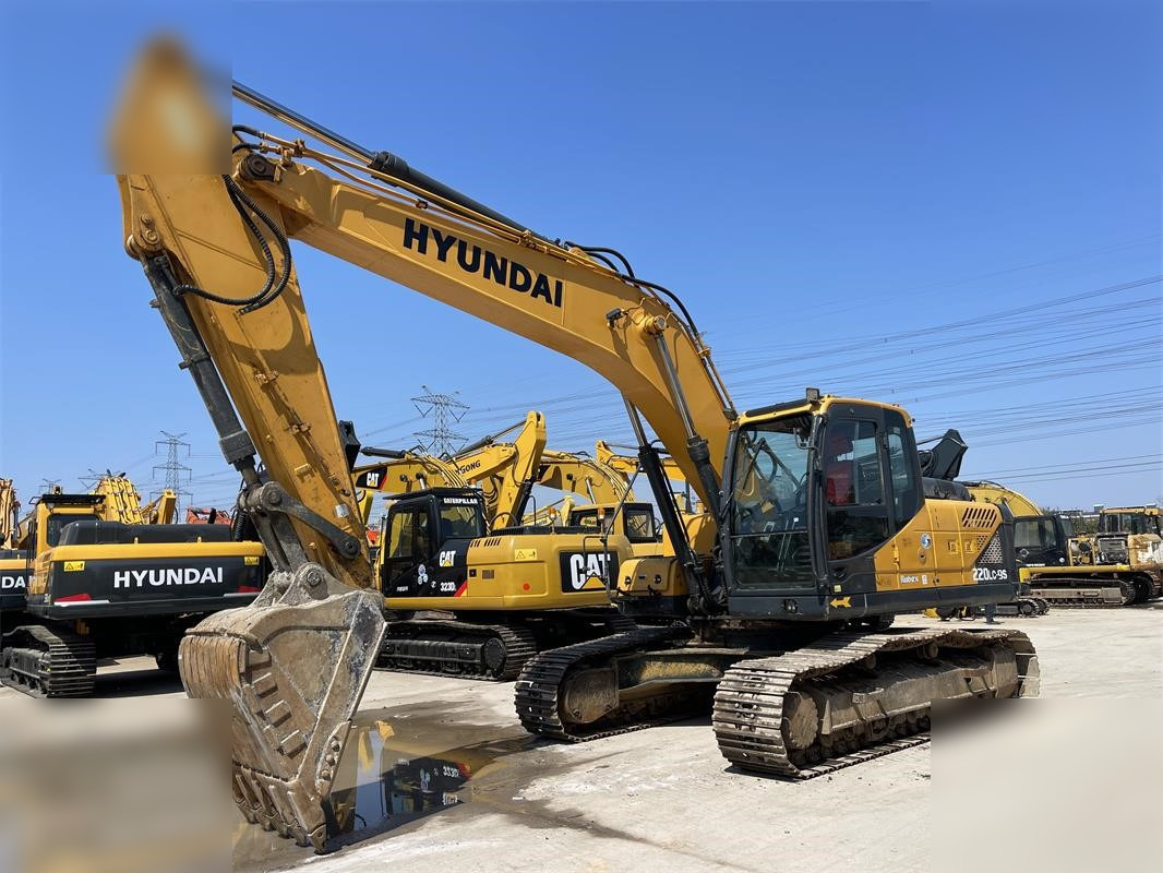 HYUNDAI ROBEX 220 LC-9S - Pelle sur chenille: photos 1 HYUNDAI ROBEX 220 LC-9S - Pelle sur chenille: photos 1