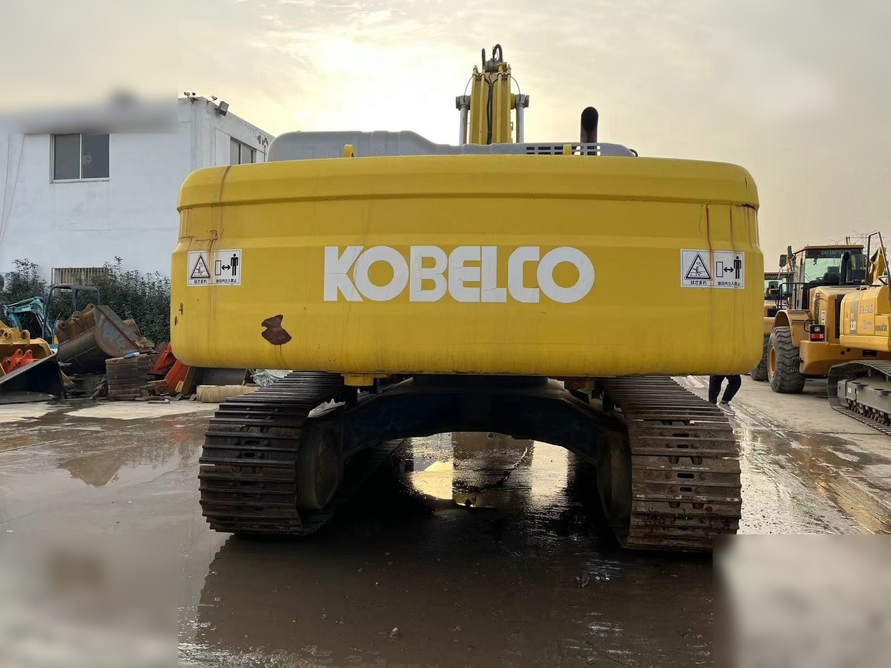 KOBELCO SK350 LC-8 - Pelle sur chenille: photos 3 KOBELCO SK350 LC-8 - Pelle sur chenille: photos 3