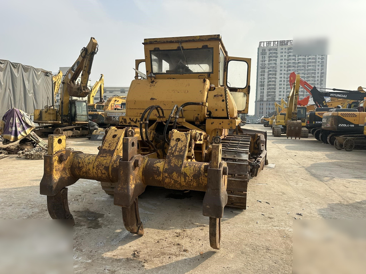 KOMATSU D85-18 - Bulldozer: photos 5 KOMATSU D85-18 - Bulldozer: photos 5
