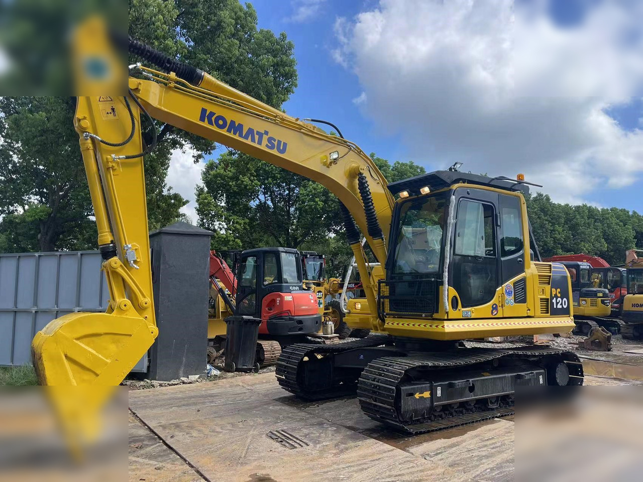 KOMATSU PC120-8 - Pelle sur chenille: photos 2 KOMATSU PC120-8 - Pelle sur chenille: photos 2