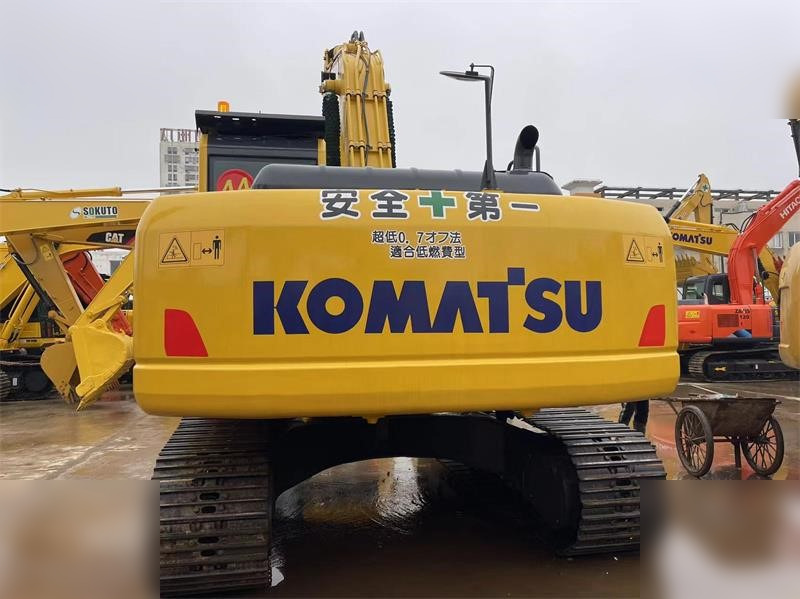 Pelle sur chenille KOMATSU PC220-8: photos 6