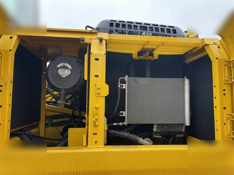 Pelle sur chenille KOMATSU PC220-8: photos 9