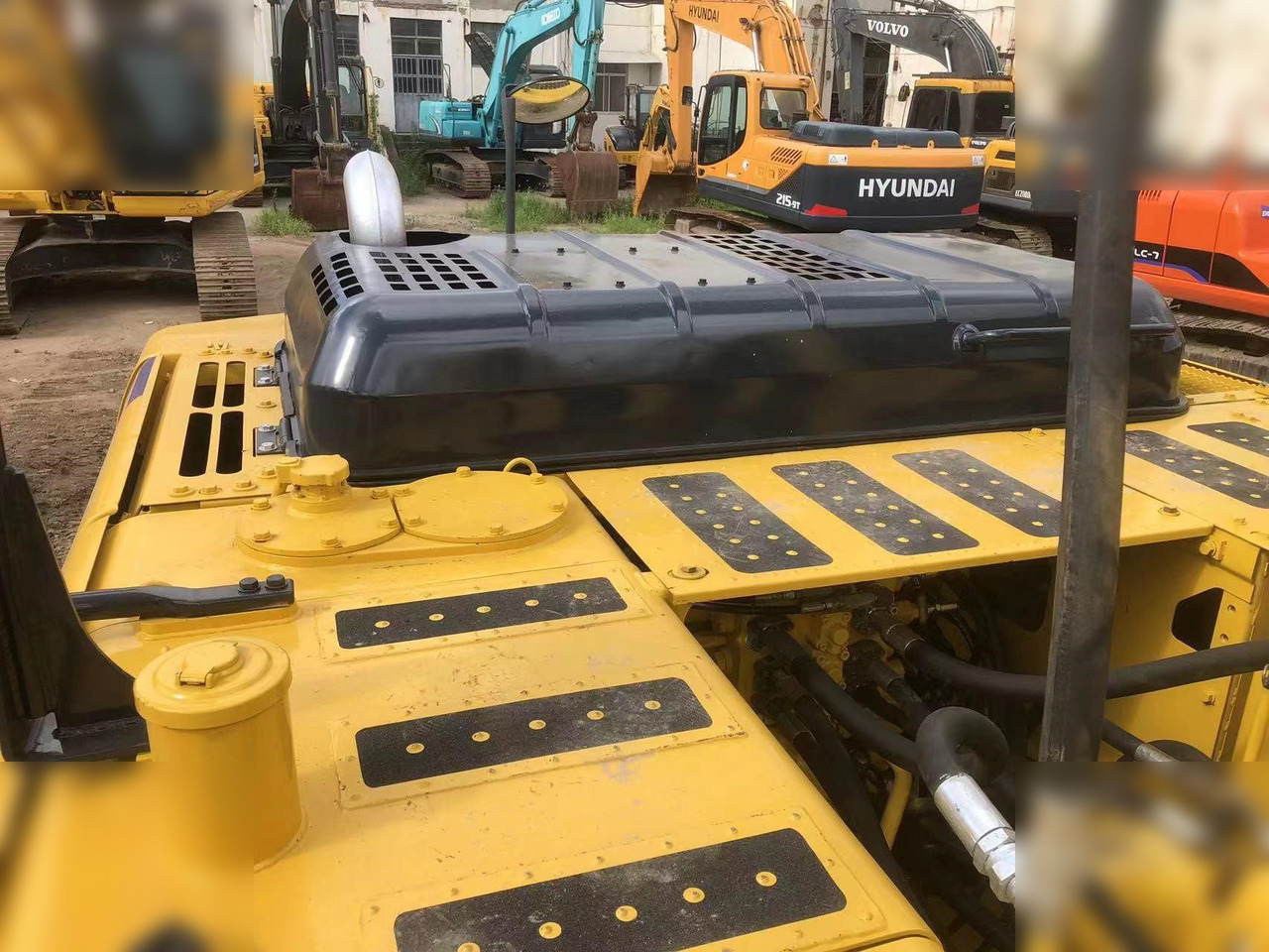 Pelle sur chenille KOMATSU PC220-8N1: photos 6