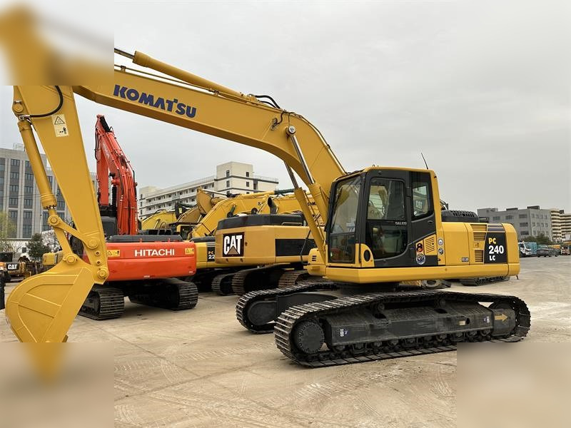 KOMATSU PC240 LC-8 - Pelle sur chenille: photos 4 KOMATSU PC240 LC-8 - Pelle sur chenille: photos 4