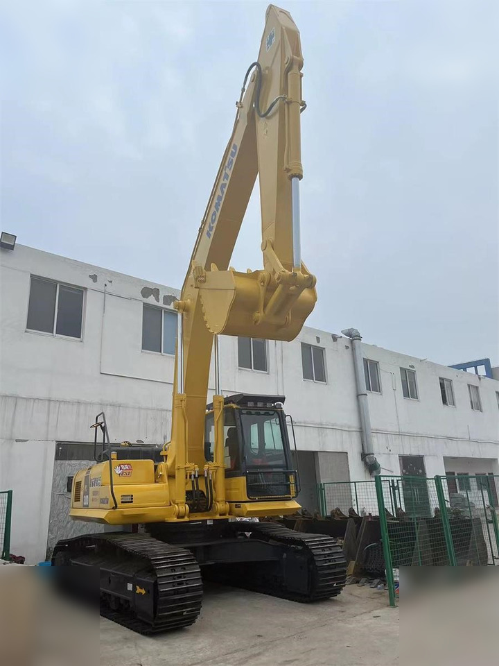 KOMATSU PC300-8 - Pelle sur chenille: photos 2 KOMATSU PC300-8 - Pelle sur chenille: photos 2