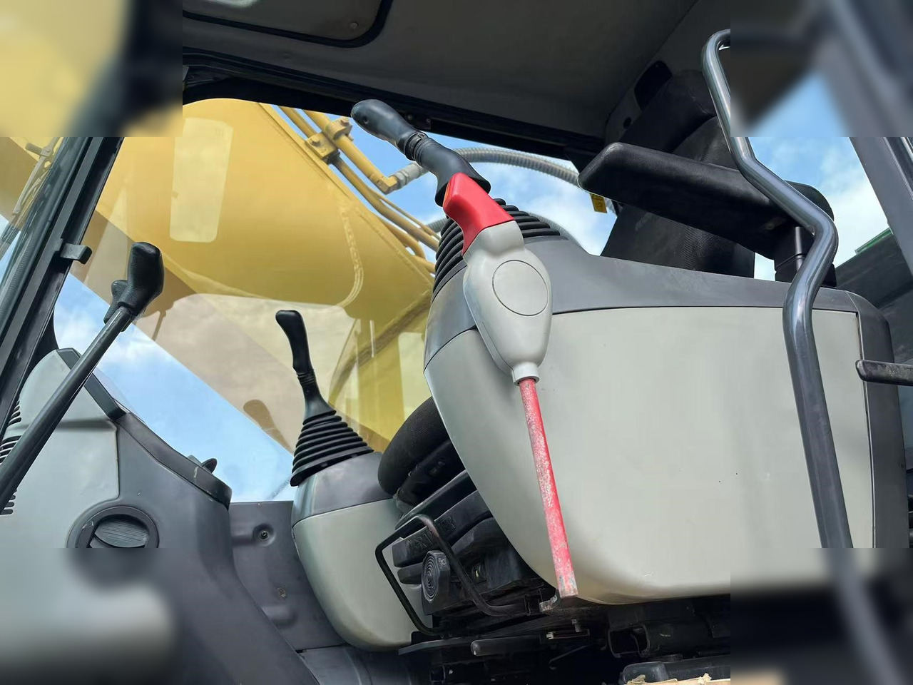 KOMATSU PC400-8R - Pelle sur chenille: photos 5 KOMATSU PC400-8R - Pelle sur chenille: photos 5