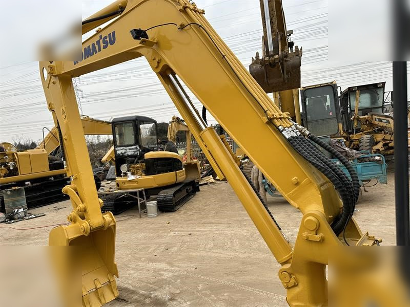 KOMATSU PC50MR-2 - Mini pelle: photos 5 KOMATSU PC50MR-2 - Mini pelle: photos 5