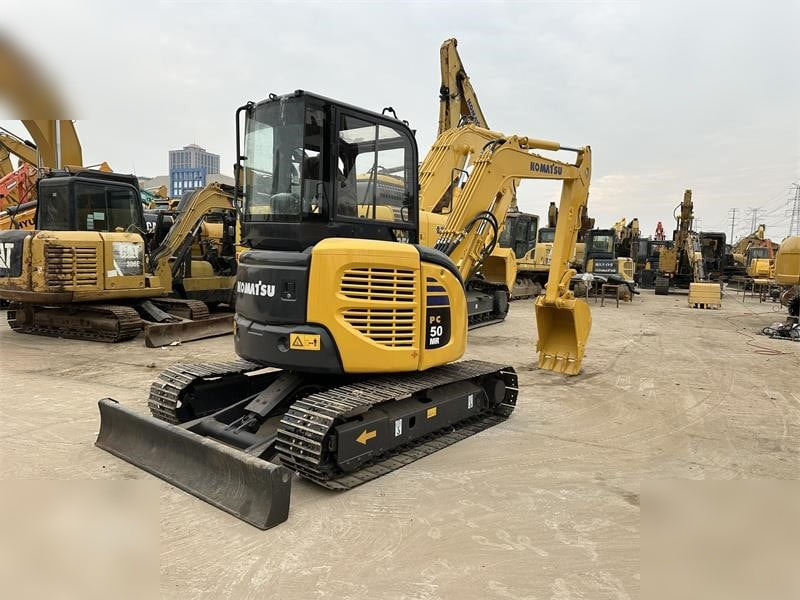 KOMATSU PC50MR-2 - Mini pelle: photos 2 KOMATSU PC50MR-2 - Mini pelle: photos 2