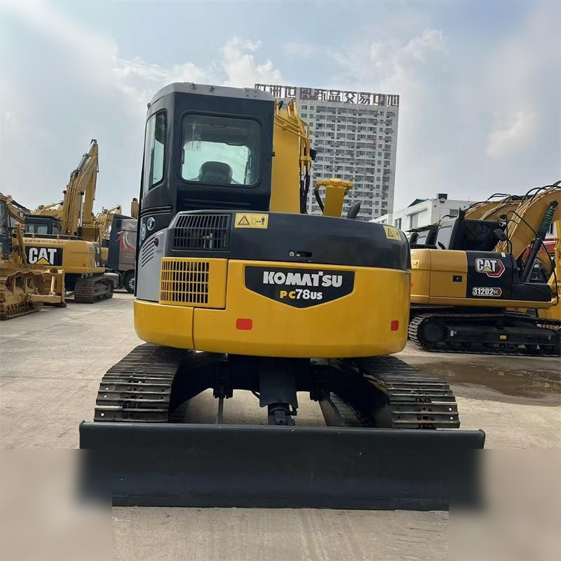 KOMATSU PC78US - Pelle sur chenille: photos 4 KOMATSU PC78US - Pelle sur chenille: photos 4