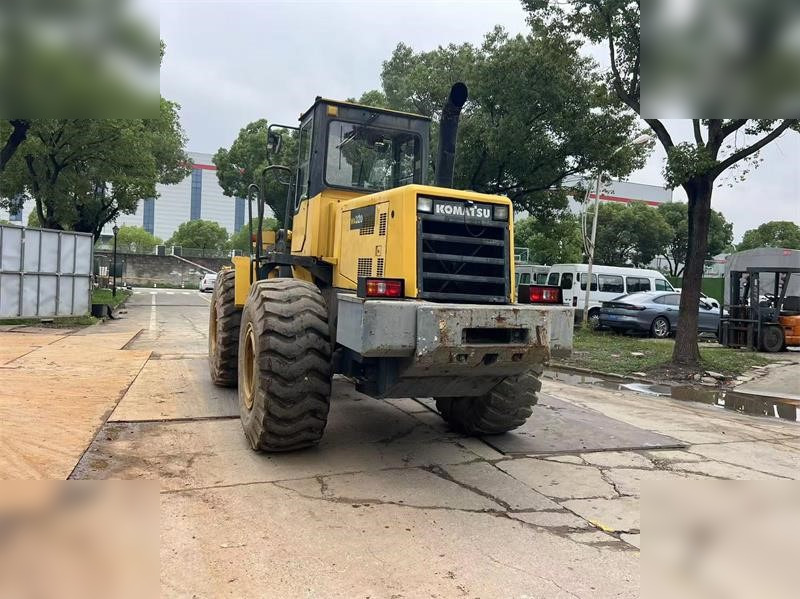 KOMATSU WA320-3 - Chargeuse sur pneus: photos 4 KOMATSU WA320-3 - Chargeuse sur pneus: photos 4