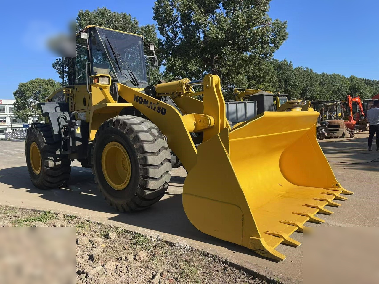 KOMATSU WA320-5 - Chargeuse sur pneus: photos 2 KOMATSU WA320-5 - Chargeuse sur pneus: photos 2