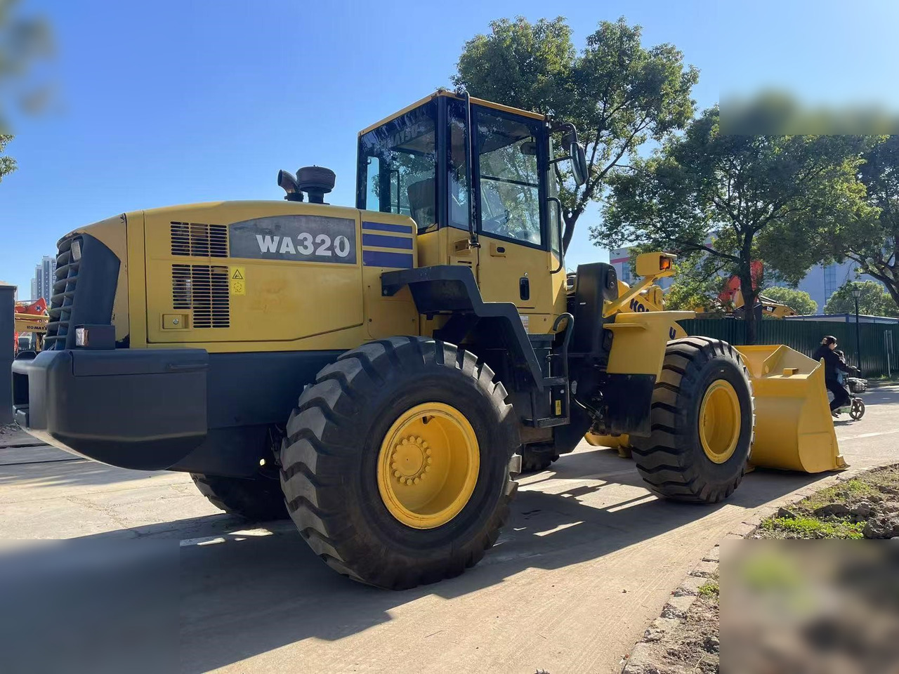 KOMATSU WA320-5 - Chargeuse sur pneus: photos 5 KOMATSU WA320-5 - Chargeuse sur pneus: photos 5