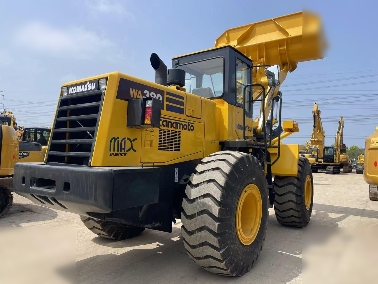 KOMATSU WA380-3 - Chargeuse sur pneus: photos 2 KOMATSU WA380-3 - Chargeuse sur pneus: photos 2