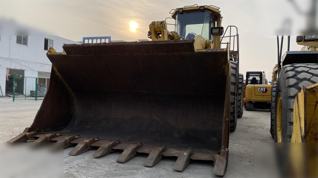 KOMATSU WA600-3 - Chargeuse sur pneus: photos 4 KOMATSU WA600-3 - Chargeuse sur pneus: photos 4