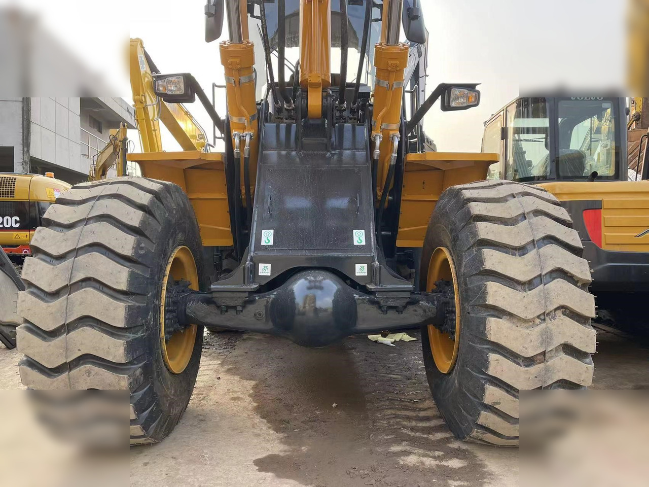 LIUGONG 856H - Chargeuse sur pneus: photos 3 LIUGONG 856H - Chargeuse sur pneus: photos 3
