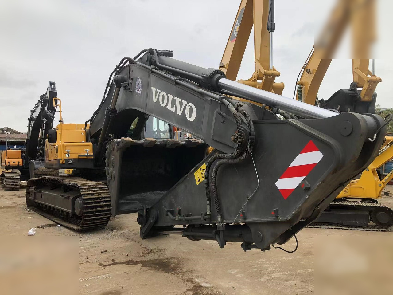 VOLVO EC480DL - Pelle sur chenille: photos 1 VOLVO EC480DL - Pelle sur chenille: photos 1
