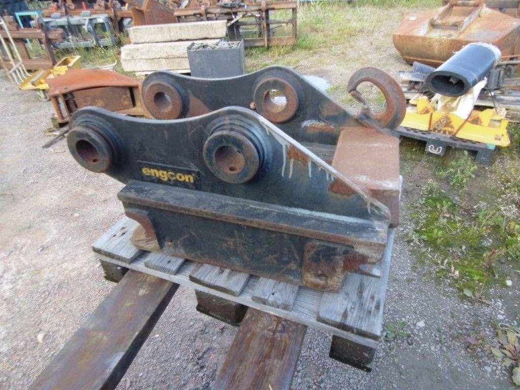 Fäste passande Hitachi 210 - Attache rapide pour Engins de chantier: photos 1 Fäste passande Hitachi 210 - Attache rapide pour Engins de chantier: photos 1