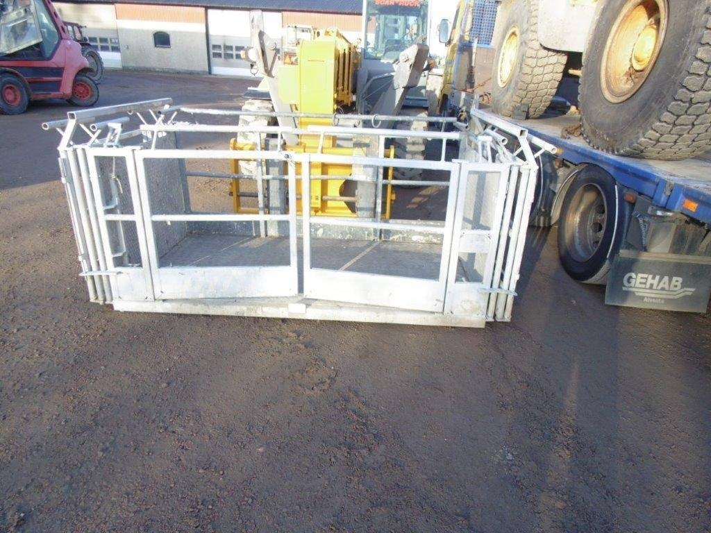 Teleskoplastare med skopa-gafflar-arbetskorg Dieci - Chariot télescopique: photos 1 Teleskoplastare med skopa-gafflar-arbetskorg Dieci - Chariot télescopique: photos 1