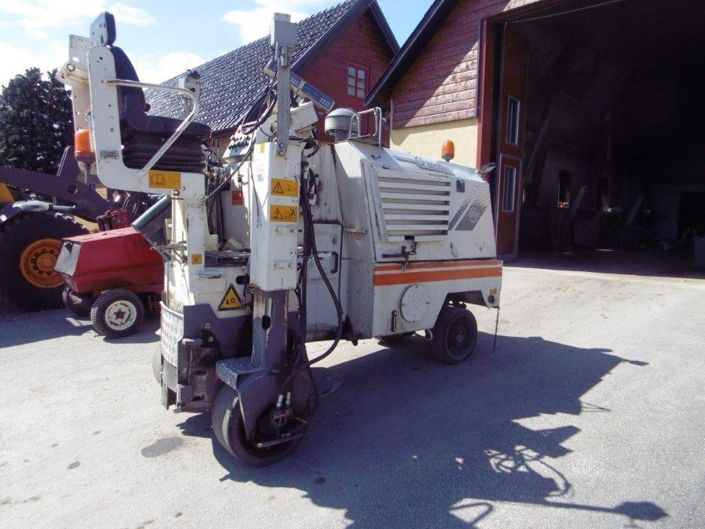 Wirtgen 50 - Fraiseuse à froid: photos 1 Wirtgen 50 - Fraiseuse à froid: photos 1