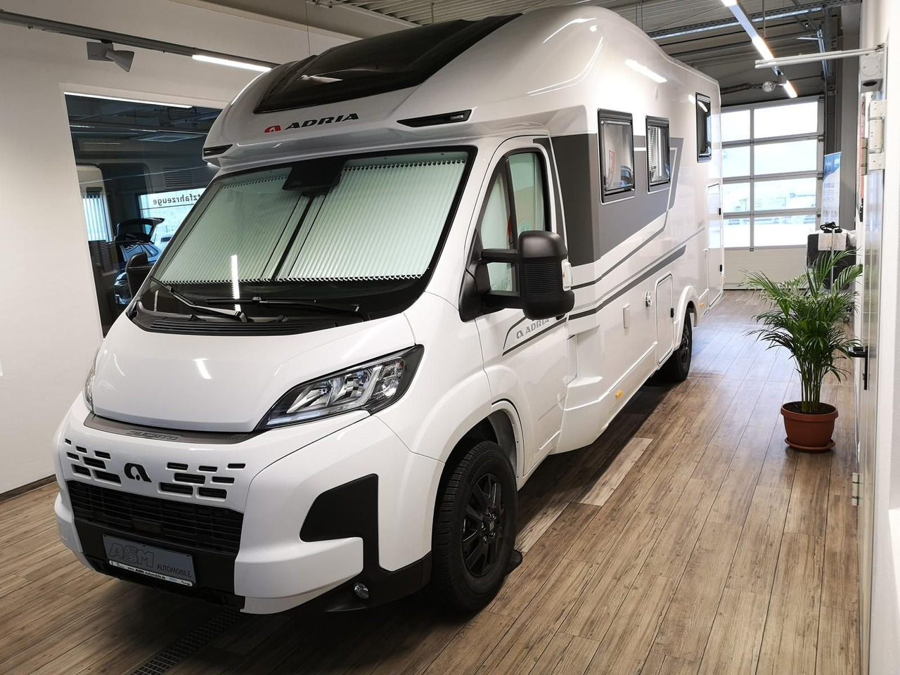 Adria Coral ALL-IN 650 DL*SOLAR*MARKISE*NAVI*SOFORT* - Camping-car profilé: photos 2 Adria Coral ALL-IN 650 DL*SOLAR*MARKISE*NAVI*SOFORT* - Camping-car profilé: photos 2