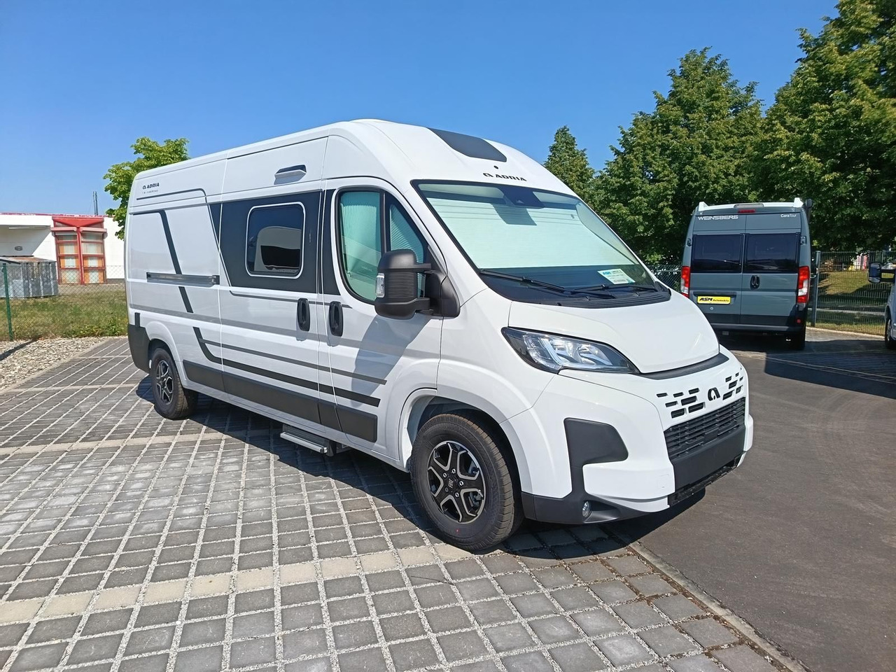 Adria Twin Twin 600 SPB Family*SAFETY+STYLE*DAB*SOFORT - Fourgon aménagé: photos 2 Adria Twin Twin 600 SPB Family*SAFETY+STYLE*DAB*SOFORT - Fourgon aménagé: photos 2