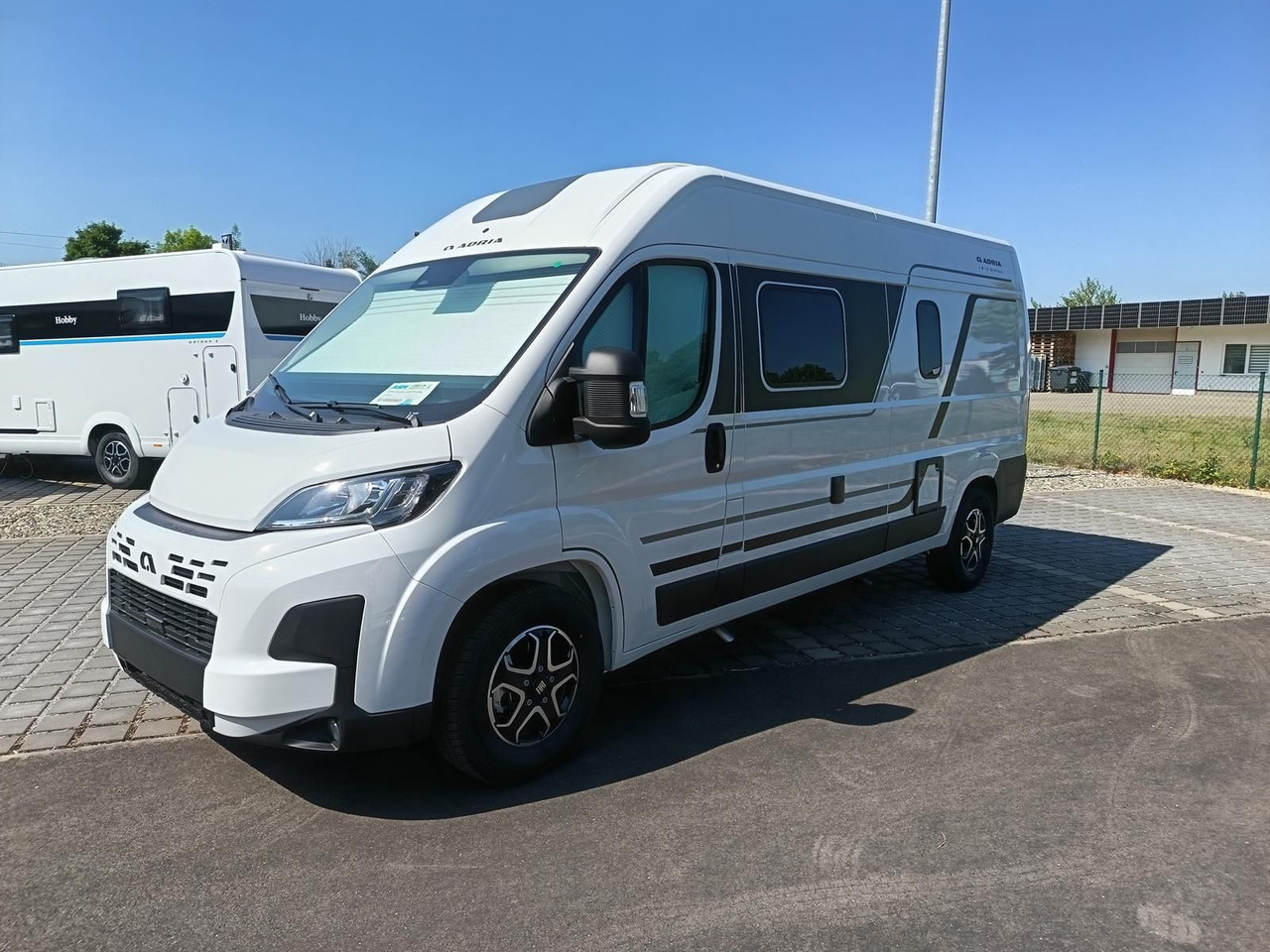 Adria Twin Twin 600 SPB Family*SAFETY+STYLE*DAB*SOFORT - Fourgon aménagé: photos 3 Adria Twin Twin 600 SPB Family*SAFETY+STYLE*DAB*SOFORT - Fourgon aménagé: photos 3