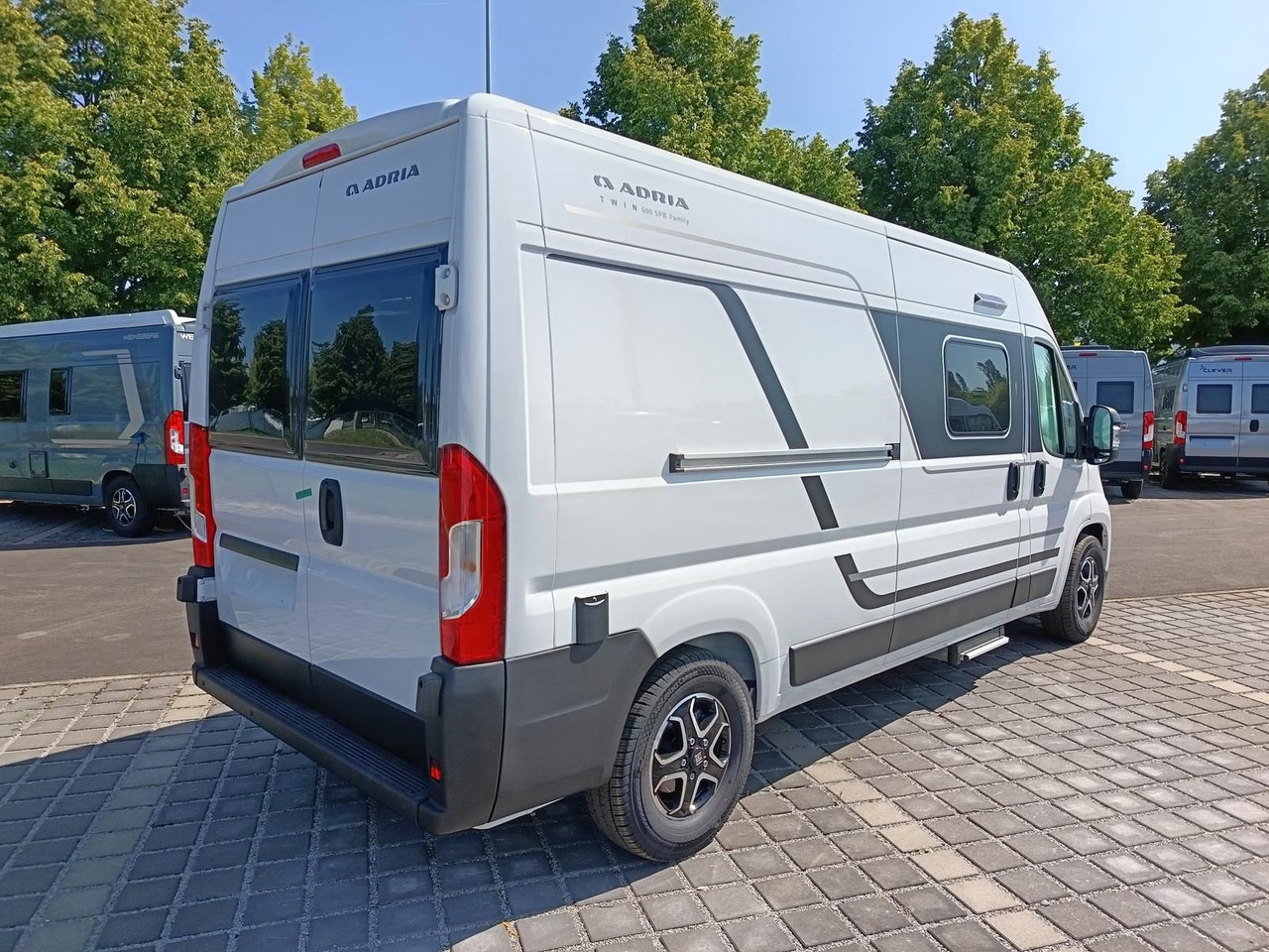 Adria Twin Twin 600 SPB Family*SAFETY+STYLE*DAB*SOFORT - Fourgon aménagé: photos 5 Adria Twin Twin 600 SPB Family*SAFETY+STYLE*DAB*SOFORT - Fourgon aménagé: photos 5