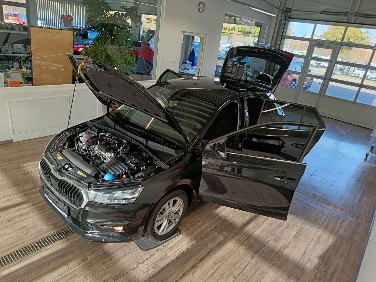 Skoda Fabia 130 Jahre 1,0 TSI*AHK-VORBER.*5J.GARANTIE* - Berline: photos 2 Skoda Fabia 130 Jahre 1,0 TSI*AHK-VORBER.*5J.GARANTIE* - Berline: photos 2