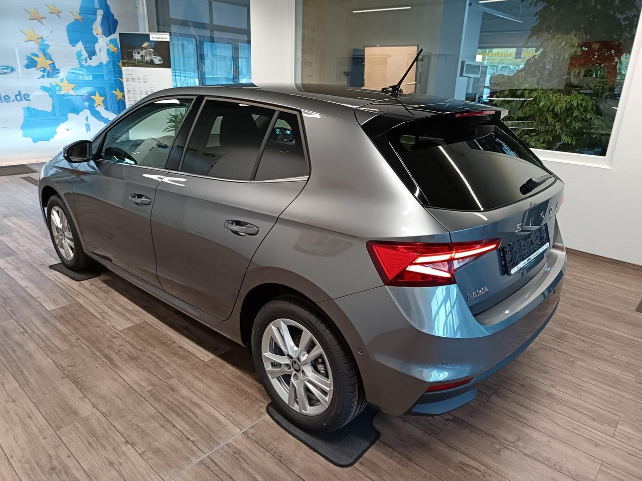 Skoda Fabia 30 Jahre DSG*VORBER.AHK*LED*R-KAM*TEMP*DAB - Berline: photos 4 Skoda Fabia 30 Jahre DSG*VORBER.AHK*LED*R-KAM*TEMP*DAB - Berline: photos 4