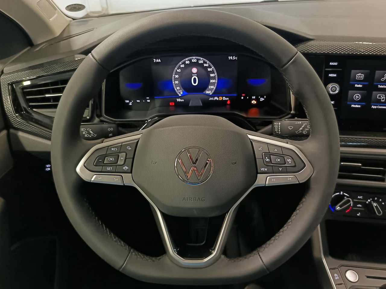 Voiture Volkswagen Polo Life 1.0 TSI 70 kW*LED*R-KAM*TEMP*PDC*SHZ*: photos 8 Voiture Volkswagen Polo Life 1.0 TSI 70 kW*LED*R-KAM*TEMP*PDC*SHZ*: photos 8
