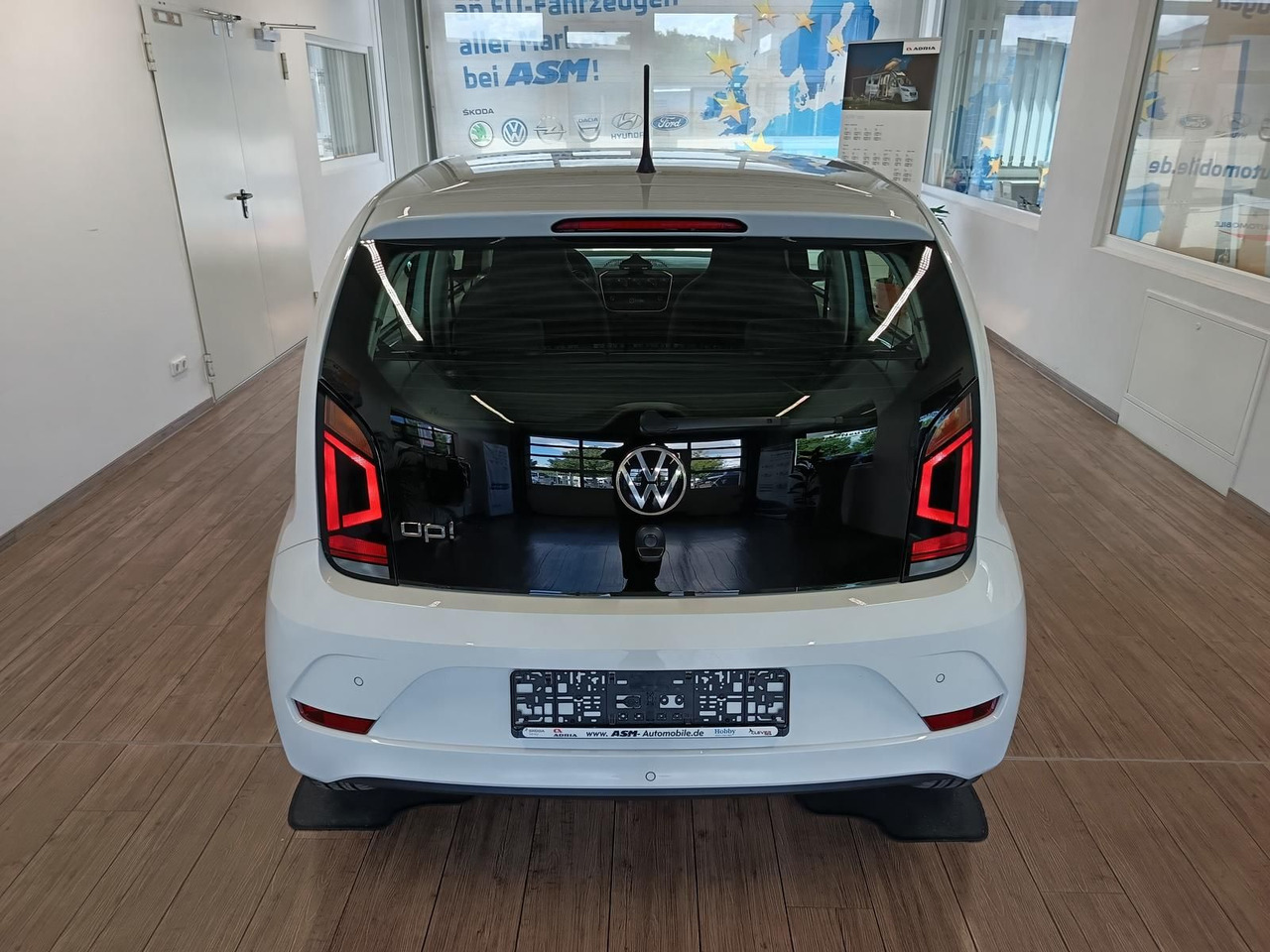 Volkswagen up! move up! 1.0*R-KAM*PDC*SHZ*MAPS+MORE*DAB*NSW - Voiture: photos 5 Volkswagen up! move up! 1.0*R-KAM*PDC*SHZ*MAPS+MORE*DAB*NSW - Voiture: photos 5