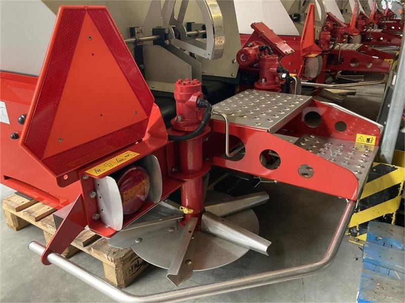 Bredal SGS 2000 Inkl. Lysanlæg, sold og rullepresenning - Epandeur de sable pour Véhicule de voirie/ Spécial: photos 3 Bredal SGS 2000 Inkl. Lysanlæg, sold og rullepresenning - Epandeur de sable pour Véhicule de voirie/ Spécial: photos 3