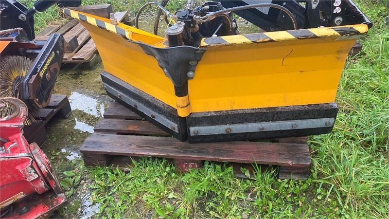 GMR FS1500V V-Plov - Lame à neige pour Machine agricole: photos 1 GMR FS1500V V-Plov - Lame à neige pour Machine agricole: photos 1