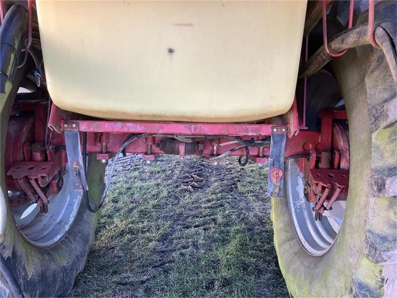 Hardi COMMANDER 4200 TWIN 28 m - Pulvérisateur traîné: photos 4 Hardi COMMANDER 4200 TWIN 28 m - Pulvérisateur traîné: photos 4