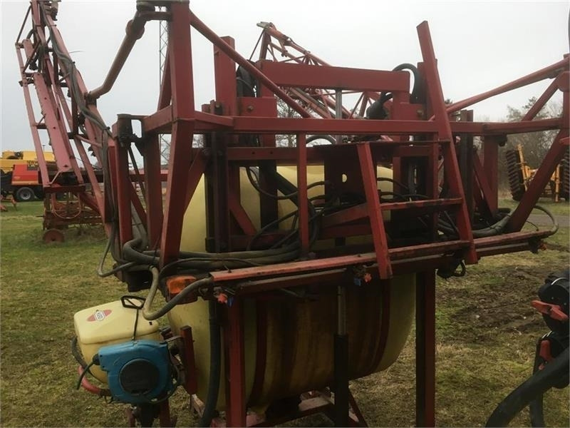 Hardi LHY 1000 / 16/361 Incl. fronttank - Pulvé porté: photos 3 Hardi LHY 1000 / 16/361 Incl. fronttank - Pulvé porté: photos 3