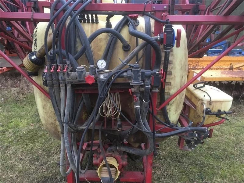 Hardi LHY 1000 / 16/361 Incl. fronttank - Pulvé porté: photos 4 Hardi LHY 1000 / 16/361 Incl. fronttank - Pulvé porté: photos 4