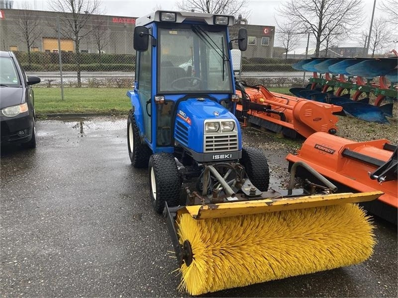 Iseki 321 med 130 cm kost og saltspreder - Tracteur communal: photos 2 Iseki 321 med 130 cm kost og saltspreder - Tracteur communal: photos 2