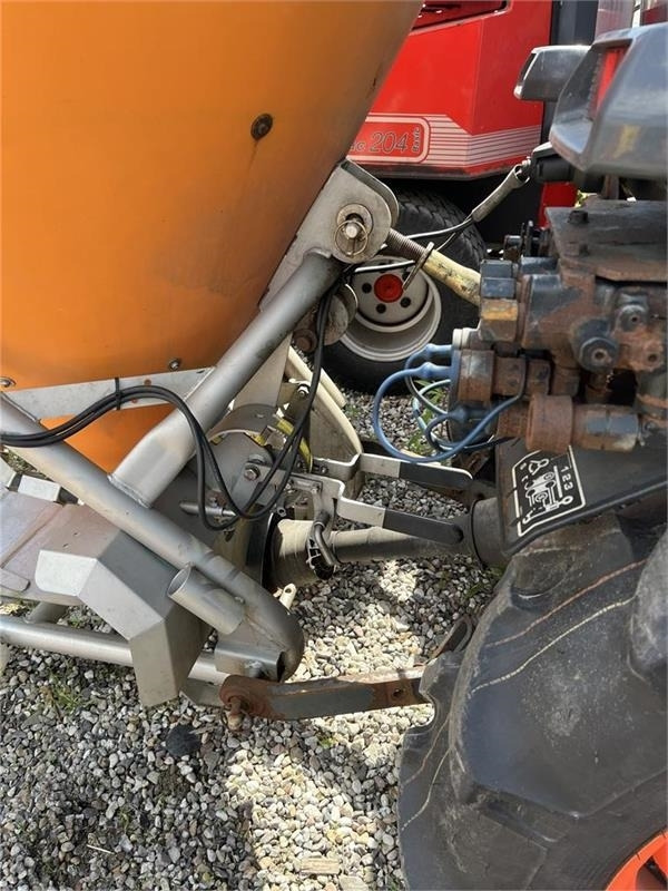 Kubota STW37 Kun 1144 timer - Tracteur communal: photos 4 Kubota STW37 Kun 1144 timer - Tracteur communal: photos 4
