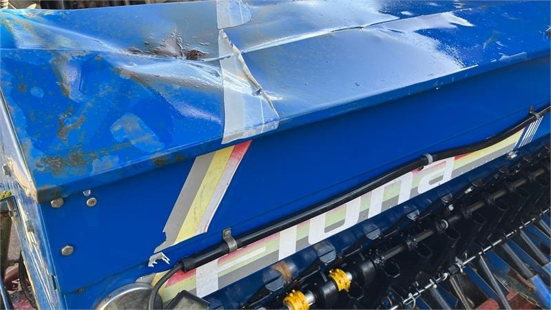 Kuhn HR 3001 M med Fiona Apollo - Combiné de semis: photos 5 Kuhn HR 3001 M med Fiona Apollo - Combiné de semis: photos 5